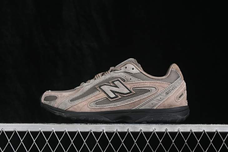 Picture of New Balance 204 _SKUfw23954357984148038fw